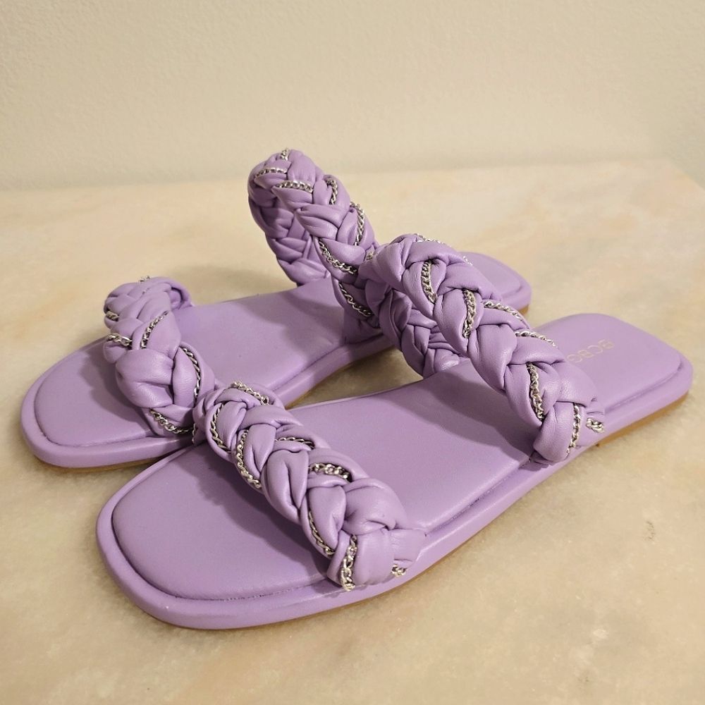 BCBGeneration Taneka Slide Sandal With Chain Woven Links Size 7.5 in Lavender